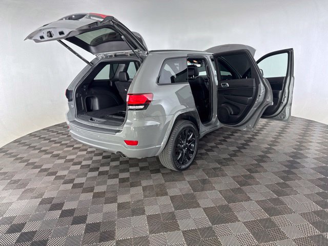 Used 2022 Jeep Grand Cherokee Laredo X AWD/4WD image 16