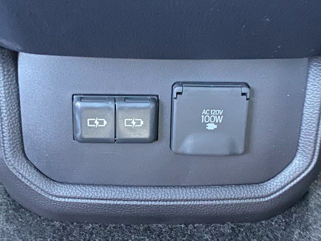New 2026 Toyota Highlander Platinum AWD/4WD image 32