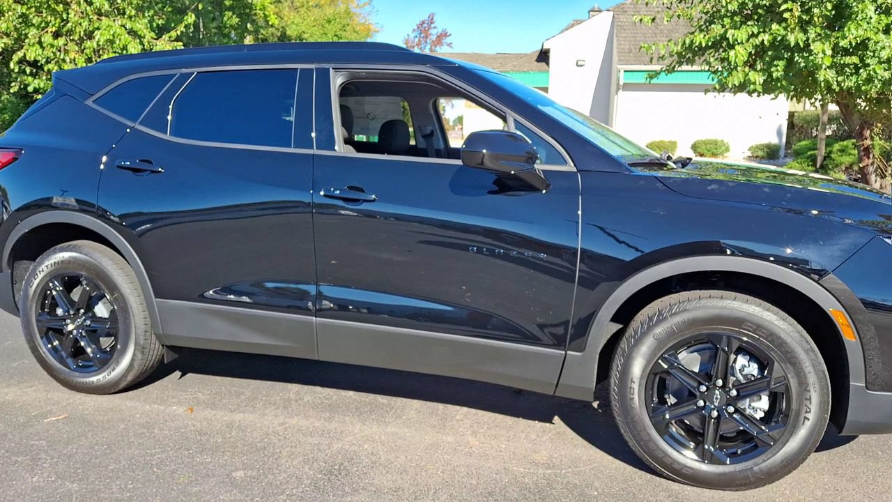 New 2026 Chevrolet Blazer LT w/ Convenience Package AWD/4WD image 8