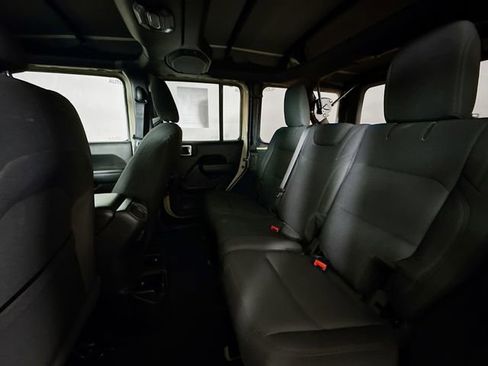 Used 2022 Jeep Wrangler Unlimited Sport image 23