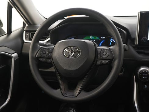 Used 2025 Toyota RAV4 XLE image 17