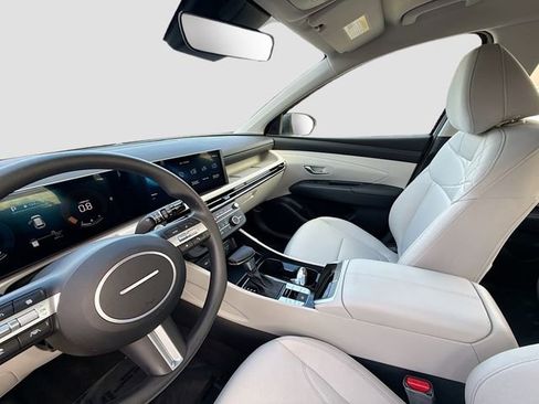 Certified 2025 Hyundai Tucson SE image 20