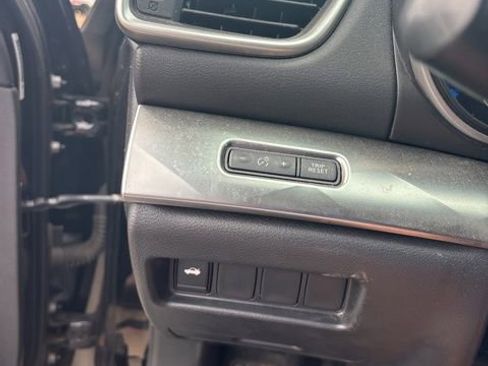 Used 2022 Nissan Maxima SV w/ Floor Mat Group FWD image 18