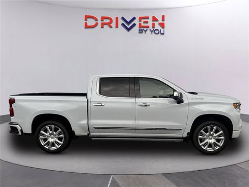 New 2026 Chevrolet Silverado 1500 High Country AWD/4WD image 3