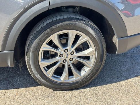 Used 2023 Ford Explorer XLT w/ Equipment Group 202A image 11