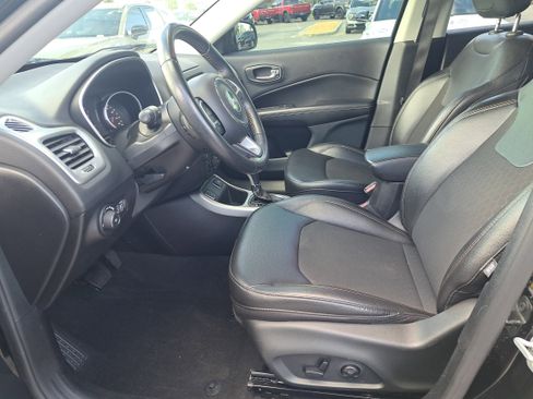 Used 2020 Jeep Compass Latitude w/ Popular Equipment Group image 18