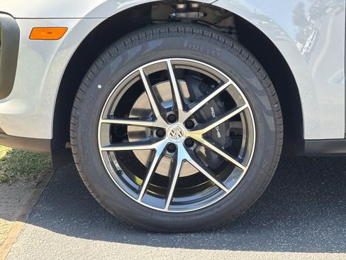 New 2026 Porsche Macan AWD/4WD image 31