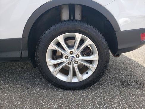 Used 2017 Ford Escape SE AWD/4WD image 33