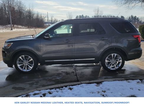 Used 2018 Ford Explorer XLT w/ Equipment Group 202A image 6