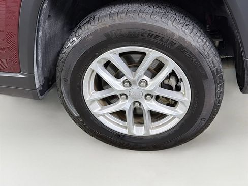 Used 2024 Jeep Grand Cherokee L Laredo w/ Luxury Tech Group I RWD image 33