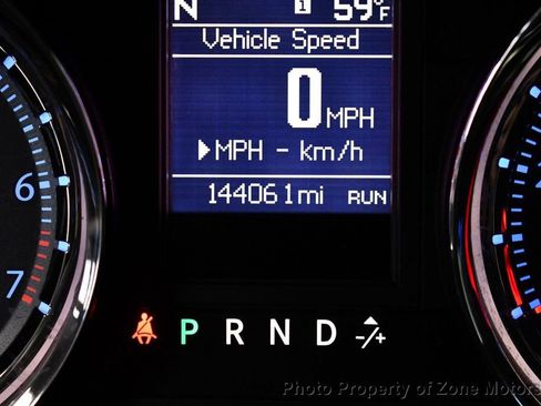 Used 2016 Chrysler Town & Country Touring FWD image 33