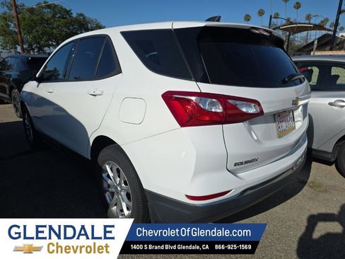 Certified 2018 Chevrolet Equinox LS FWD image 3