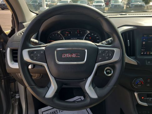Used 2024 GMC Terrain SLE w/ Driver Convenience Package FWD image 23