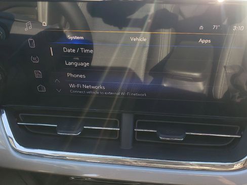 New 2026 Chevrolet Trax LT w/ Sunroof Package image 28