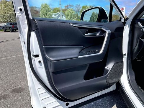 Used 2024 Toyota RAV4 XLE w/ Convenience Package AWD/4WD image 9