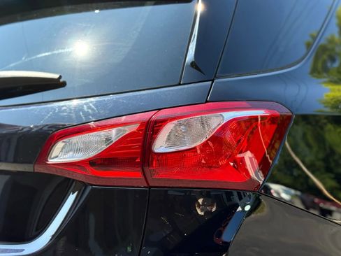 Used 2020 Chevrolet Equinox LS w/ LS Convenience Package image 34