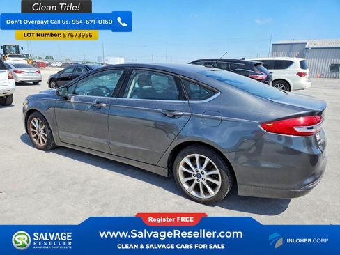 Used 2017 Ford Fusion SE w/ Fusion SE Technology Package FWD image 3