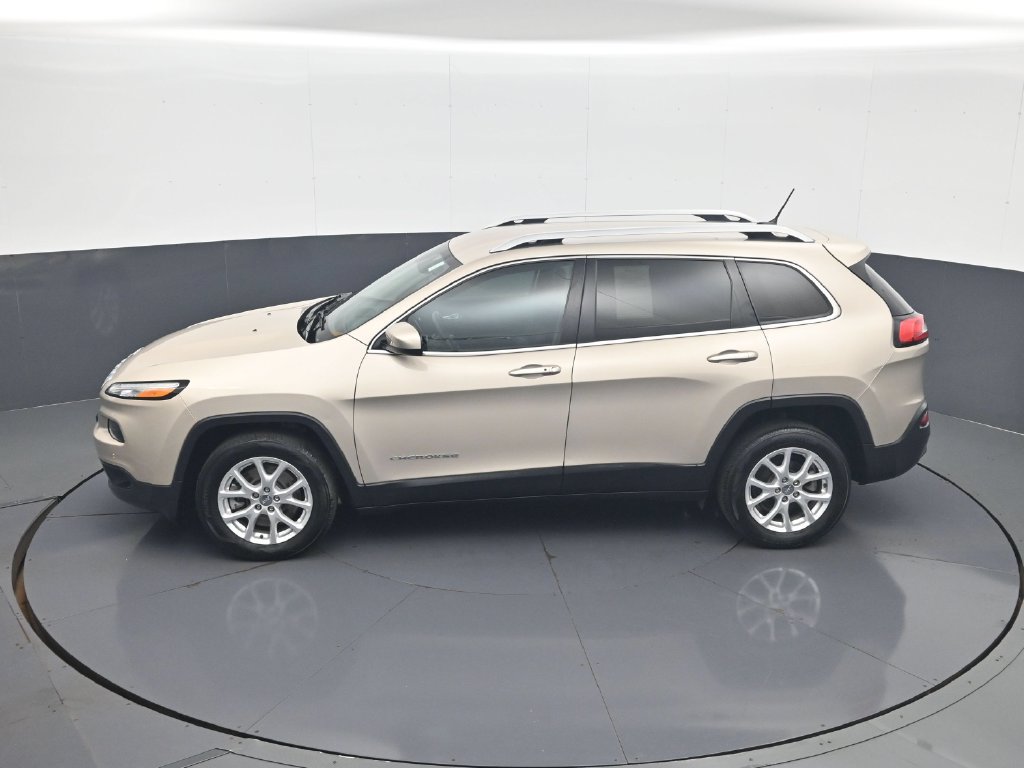 Used 2015 Jeep Cherokee Latitude w/ Comfort/Convenience Group FWD image 21