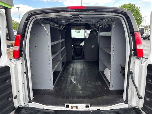 Used 2022 Chevrolet Express 2500 w/ Driver Convenience Package RWD image 9