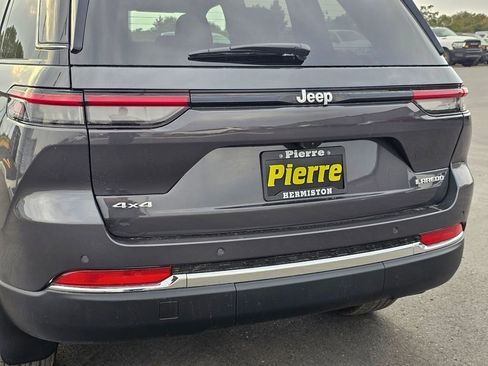 New 2025 Jeep Grand Cherokee Laredo X w/ Luxury Tech Group I AWD/4WD image 7