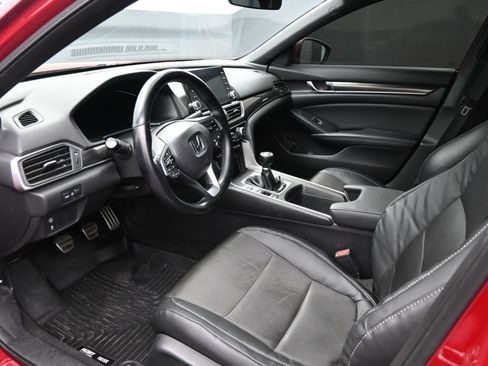 Used 2018 Honda Accord Sport image 12