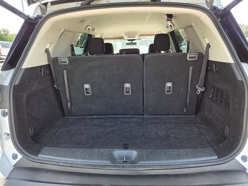 Used 2025 Nissan Pathfinder SV FWD image 11