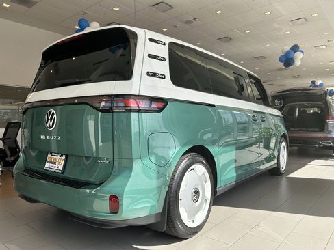 New 2025 Volkswagen ID. Buzz 1st Edition image 6
