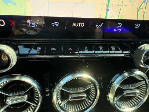 Used 2024 Chevrolet Blazer EV LT AWD/4WD image 38