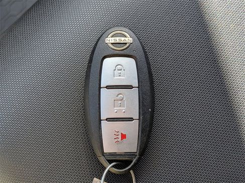 Used 2022 Nissan Frontier SV image 28