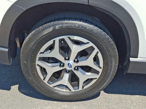 Used 2023 Subaru Forester Premium AWD/4WD image 8