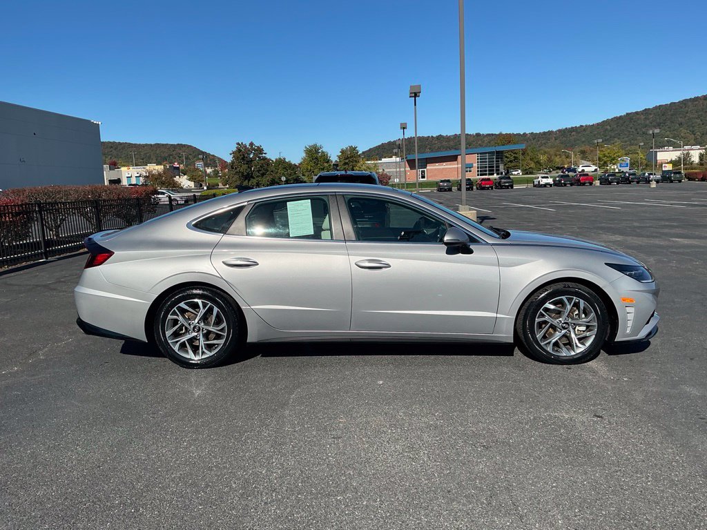 Certified 2023 Hyundai Sonata SEL w/ Convenience Package FWD image 4