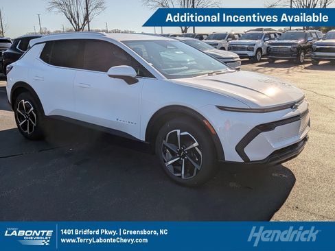 New 2026 Chevrolet Equinox EV LT image 1