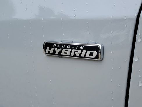 New 2025 Ford Escape SE w/ Class II Trailer Tow Package image 6