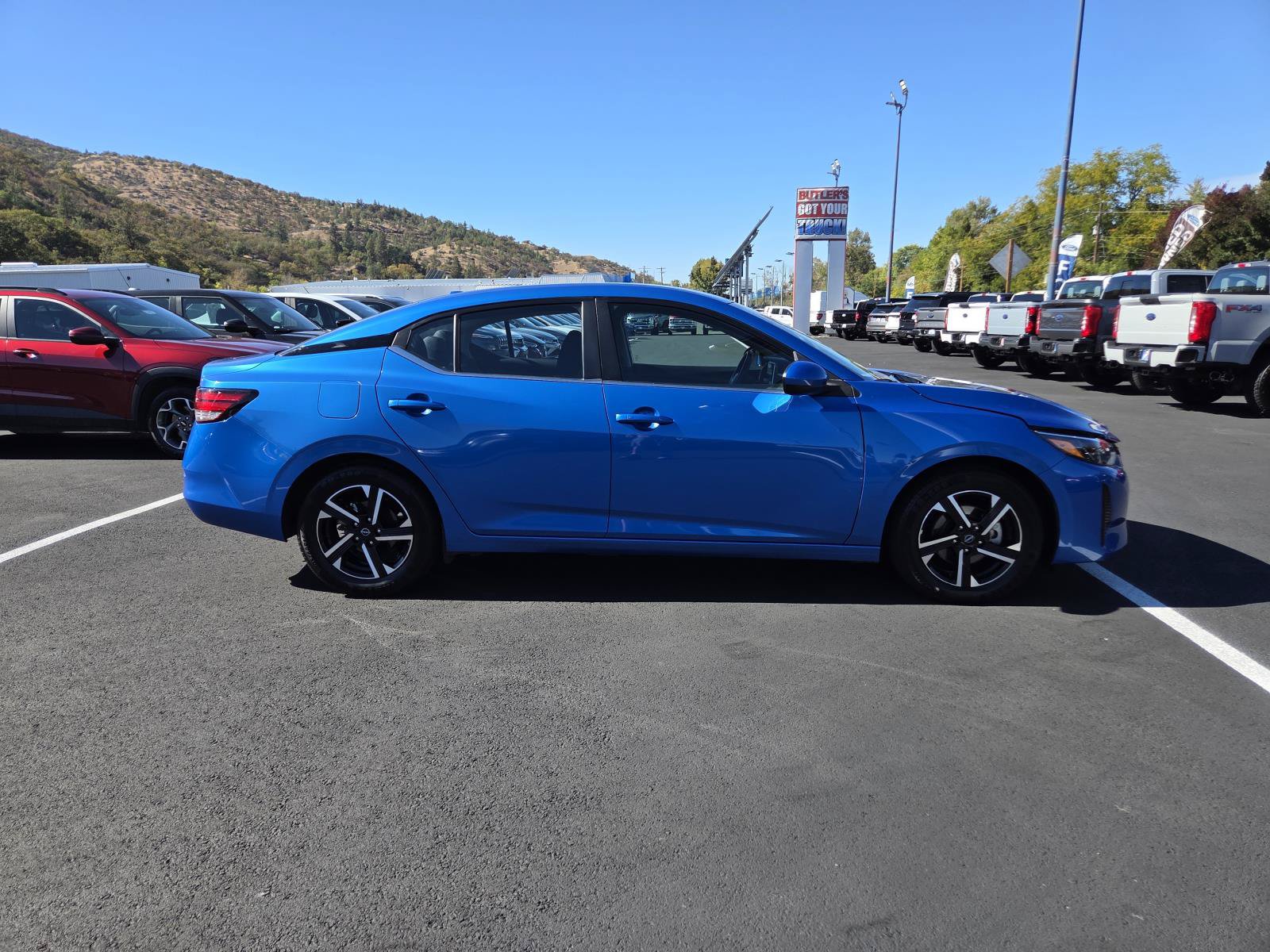 Used 2025 Nissan Sentra SV FWD image 4