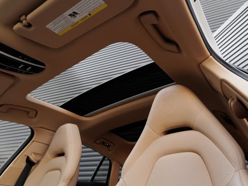 Certified 2023 Porsche Panamera Platinum Edition RWD image 14
