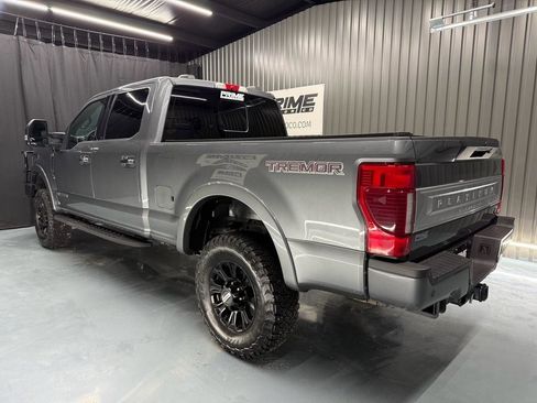 Used 2022 Ford F250 Platinum w/ Tremor Off-Road Package AWD/4WD image 4