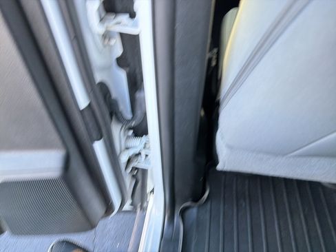 Used 2015 RAM 2500 Tradesman w/ Chrome Appearance Group image 15