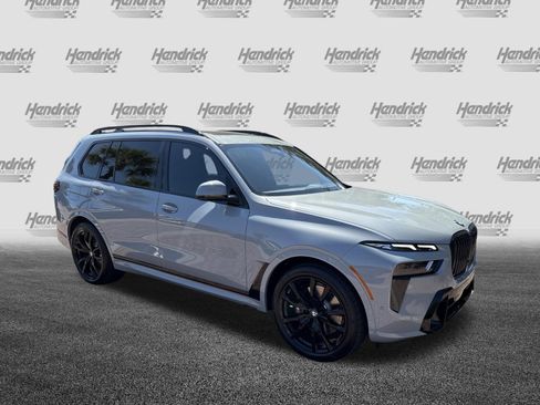 Used 2026 BMW X7 xDrive40i w/ M Sport Package AWD/4WD image 2