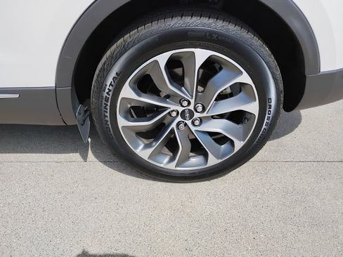 Used 2021 Lincoln Nautilus Reserve w/ Equipment Group 201A AWD/4WD image 33