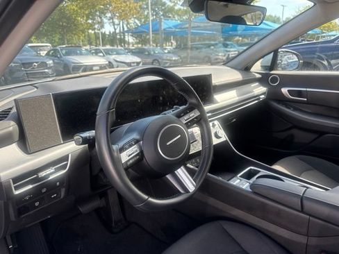 Used 2025 Hyundai Sonata SEL FWD image 11