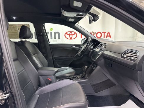 Used 2021 Volkswagen Tiguan SE R-Line image 11