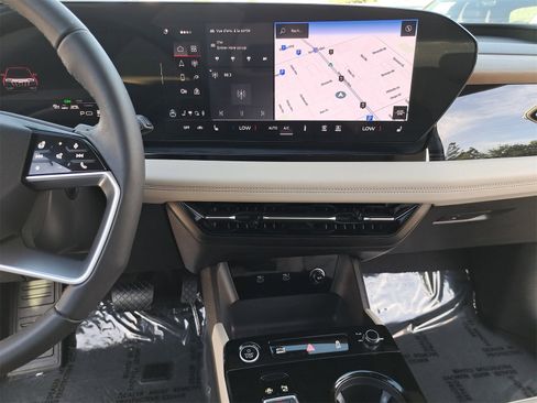 Certified 2025 Audi Q6 e-tron Premium w/ Convenience Package image 21