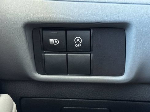 Used 2023 Toyota Highlander L FWD image 33