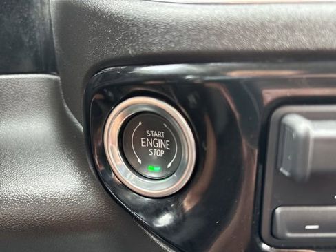 Used 2025 Chevrolet Silverado 2500 LT w/ Convenience Package AWD/4WD image 10