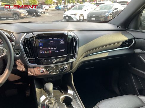 Used 2023 Chevrolet Traverse High Country image 18