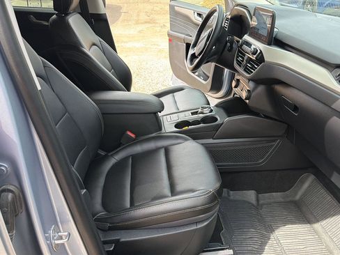 Used 2022 Ford Escape SEL w/ Technology Package FWD image 19