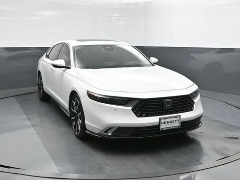 Used 2024 Honda Accord Touring image 22