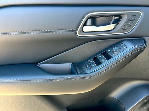 New 2026 Nissan Rogue Platinum w/ Platinum Premium Package image 13