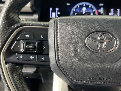 Used 2025 Toyota 4Runner SR5 image 18