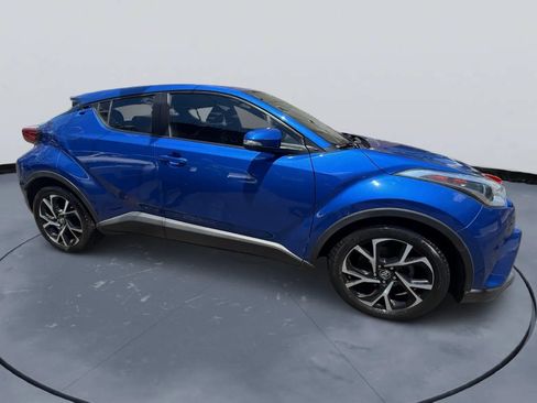 Used 2018 Toyota C-HR XLE FWD image 6